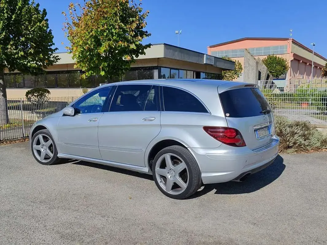 Usata Mercedes 320 Premium 224 CV (164 kW) 2009 Argento Station wagon