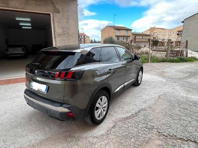 Usato 2017 Peugeot 3008 1.6 Diesel 120 CV (16.000 €)