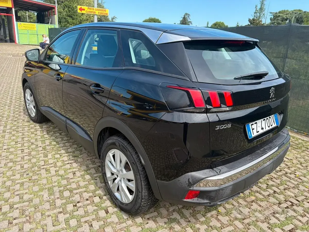Usata Peugeot 3008 Allure 131 CV (96 kW) 2019 Nero SUV
