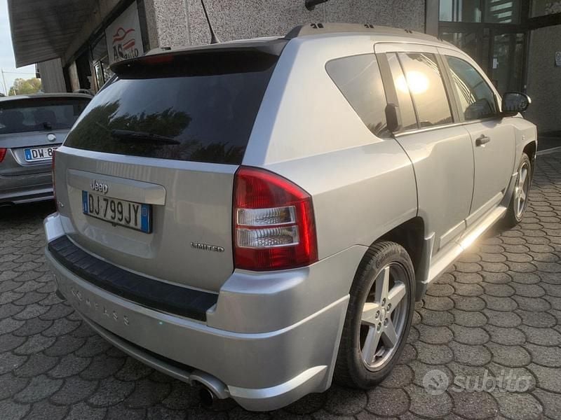Occasion Jeep Compass 140 ch (102 kW) 2007 Gris SUV
