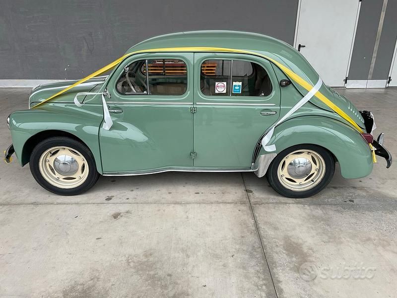 Usata Renault R4 1950 Verde Berlina