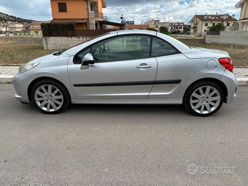 Usata Peugeot 207 CC 120 CV (88 kW) 2008 Grigio Cabrio
