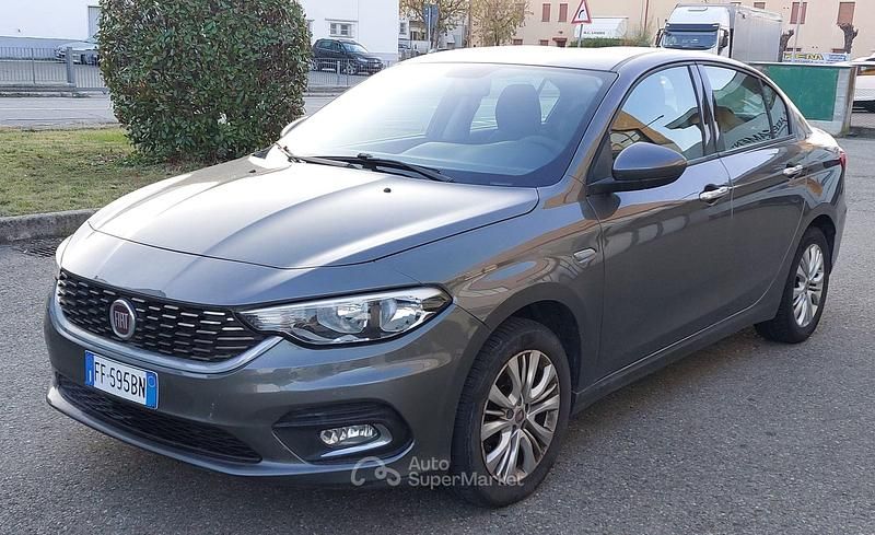Gray Usata 2016 Fiat Tipo Tre volumi | 7800 € (Buon prezzo) - Immagine 1/4