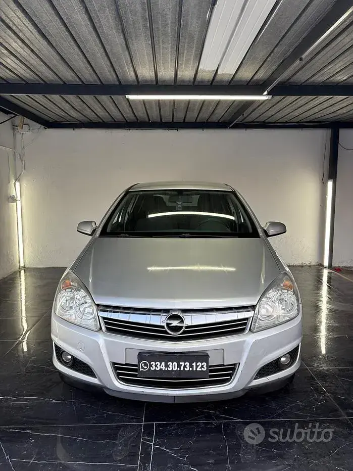 Usata Opel Astra Enjoy 88 CV (64 kW) 2009 Grigio Berlina
