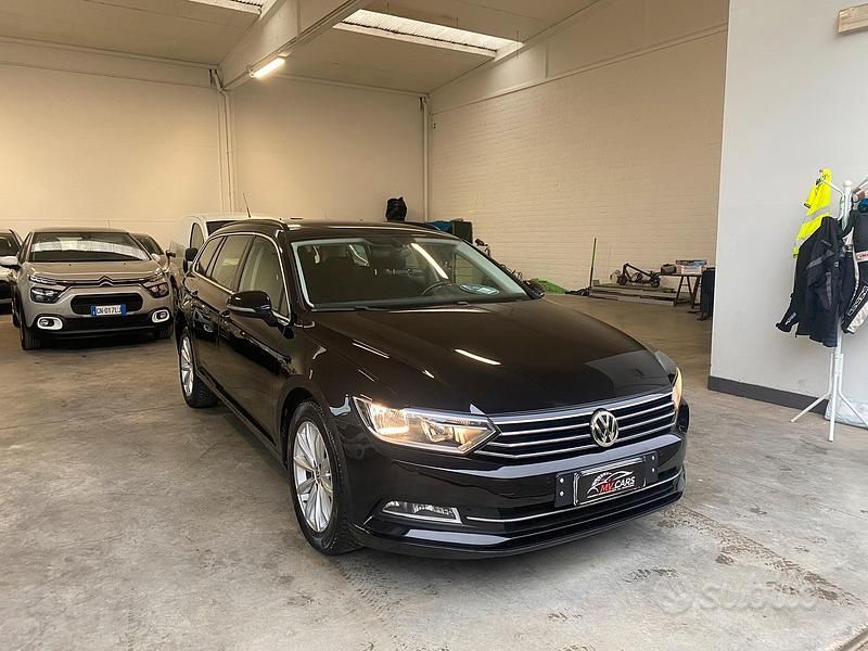 Nero Usata 2016 VW Passat Station wagon | 9900 € (Super prezzo) - Immagine 1/4