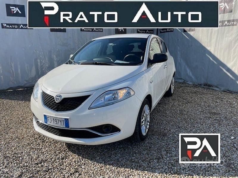 Usata Lancia Ypsilon 69 CV (50 kW) 2017 Bianco Utilitaria