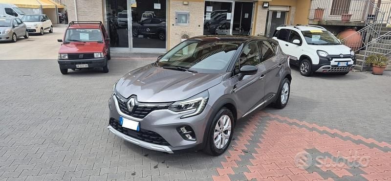 Occasion Renault Captur Techno 101 ch (74 kW) 2022 Gris SUV