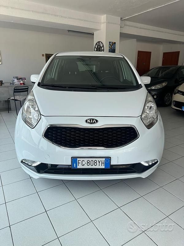 Usata Kia Venga 90 CV (66 kW) 2017 Bianco Utilitaria