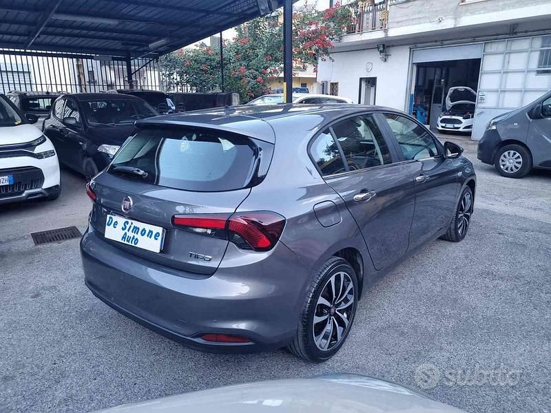 Usata Fiat Tipo Business 120 CV (88 kW) 2019 Grigio scuro Berlina