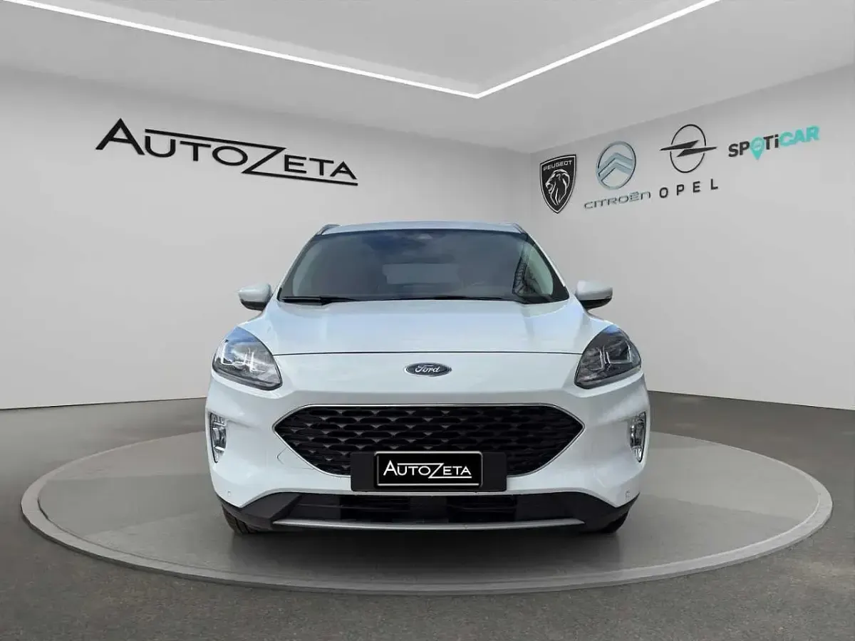 Begagnad Ford Kuga 120 HK (88 kW) 2021 Vit SUV