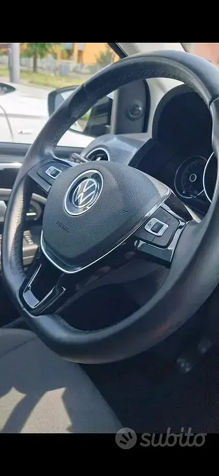 Usata VW up! 68 CV (50 kW) 2021 Marrone Utilitaria