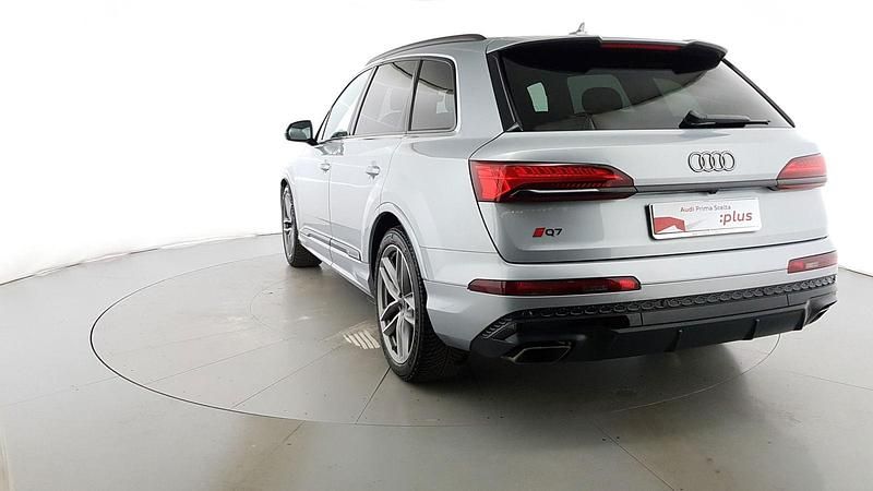 Usata Audi Q7 S-Line 286 CV (210 kW) 2024 Argento satellite SUV