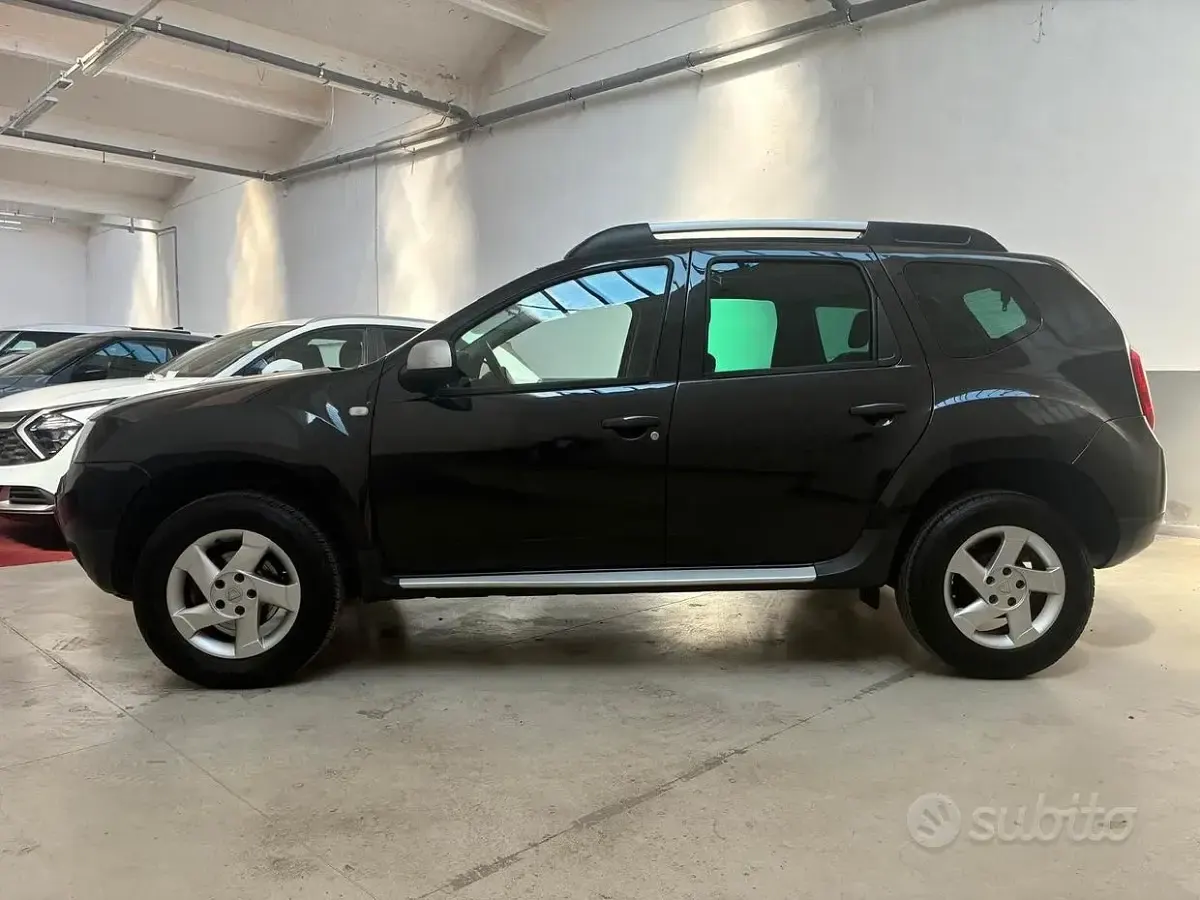 Usata Dacia Duster Lauréate 110 CV (80 kW) 2012 Nero SUV