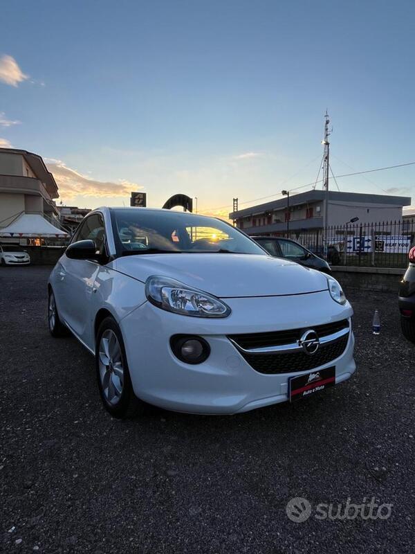 Usato 2013 Opel Adam Benzin (6.000 €)