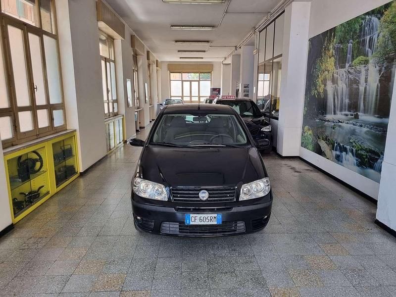 Usata Fiat Punto Dynamic 60 CV (44 kW) 2003 Nero Utilitaria