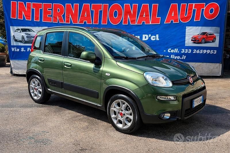 Usata Fiat Panda 4x4 S 95 CV (69 kW) 2015 Verde Utilitaria