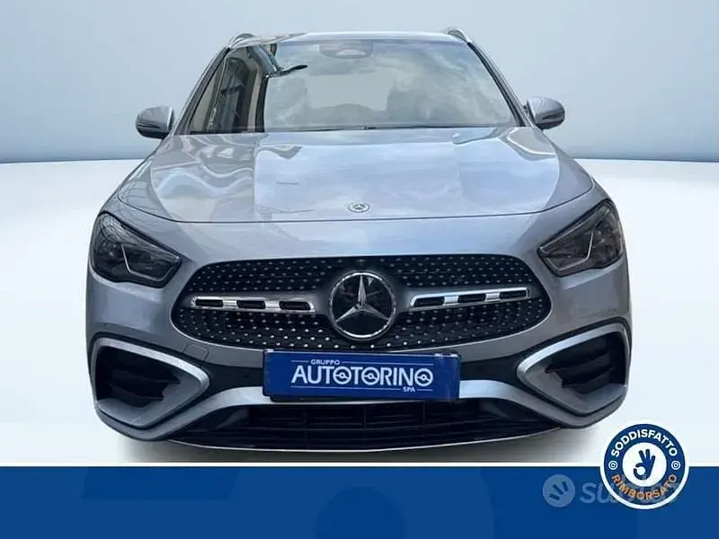 Usata Mercedes GLA200 AMG line 150 CV (110 kW) 2025 Grigio SUV