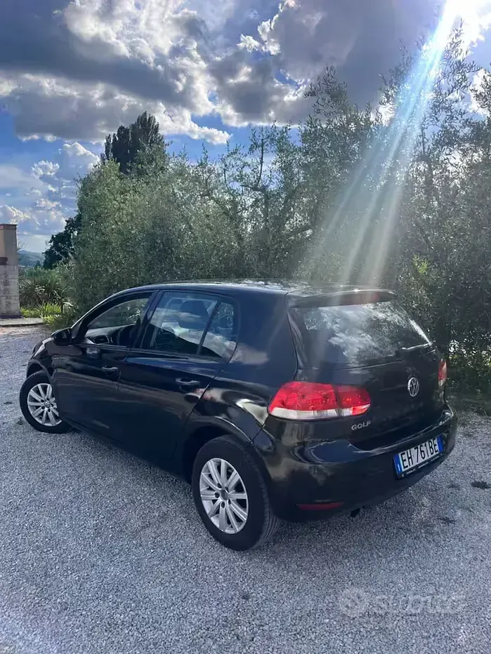 Usata VW Golf VI 105 CV (77 kW) 2011 Nero Utilitaria
