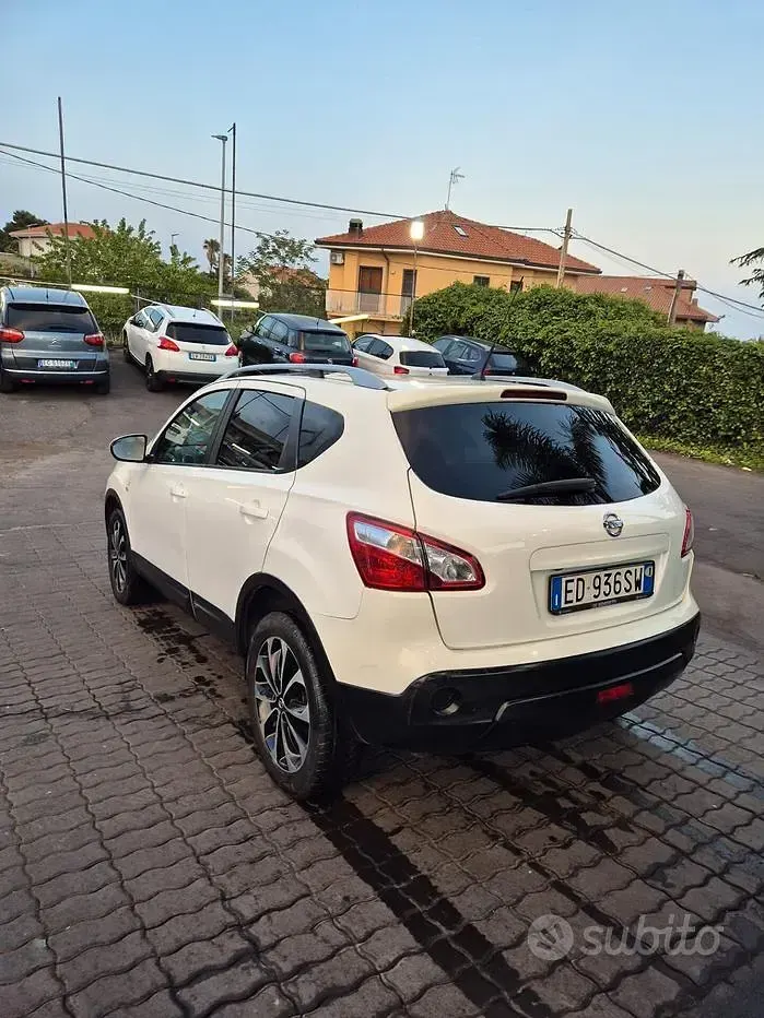 Używany Nissan Qashqai N-TEC 110 KM (80 kW) 2012 Biały SUV