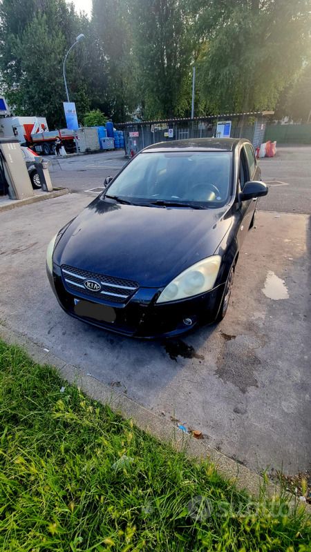 Usata Kia Ceed 115 CV (84 kW) 2007 Nero Utilitaria