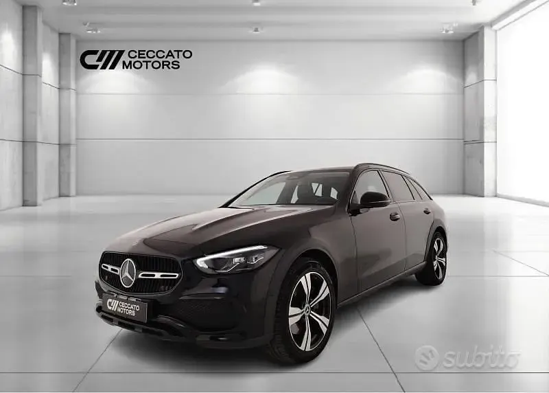 Usata Mercedes C220 200 CV (147 kW) 2022 Nero Station wagon