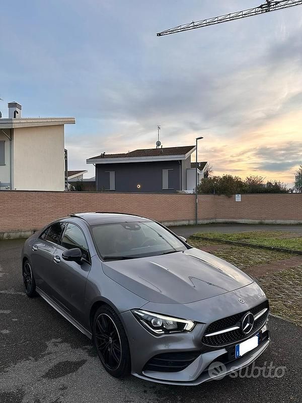Grigio Usata 2019 Mercedes CLA180 Tre volumi | 26.500 € - Immagine 1/4