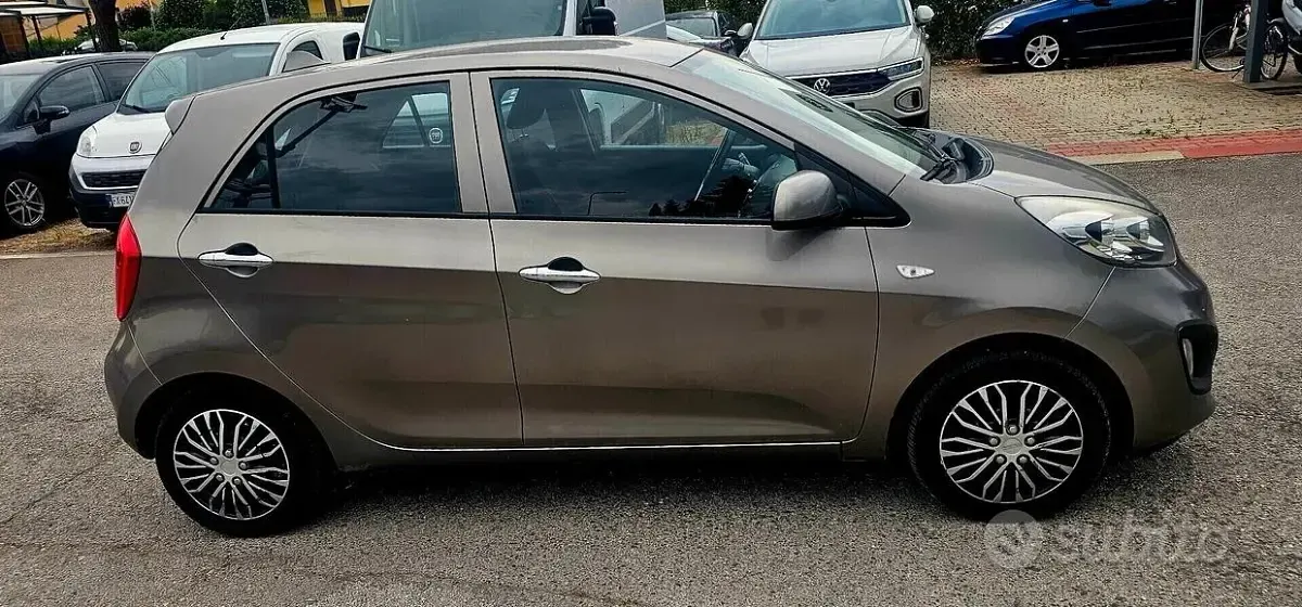 Usata Kia Picanto 67 CV (49 kW) 2014 Marrone Utilitaria