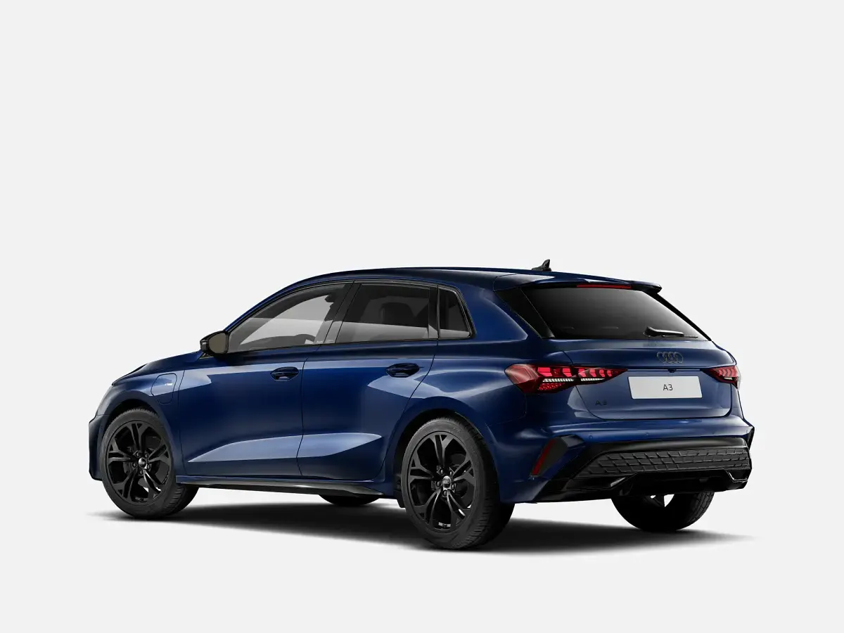 Nuova Audi A3 Sportback e-tron S-Line 204 CV (150 kW) 2026 Blu navarra metallizzato Utilitaria