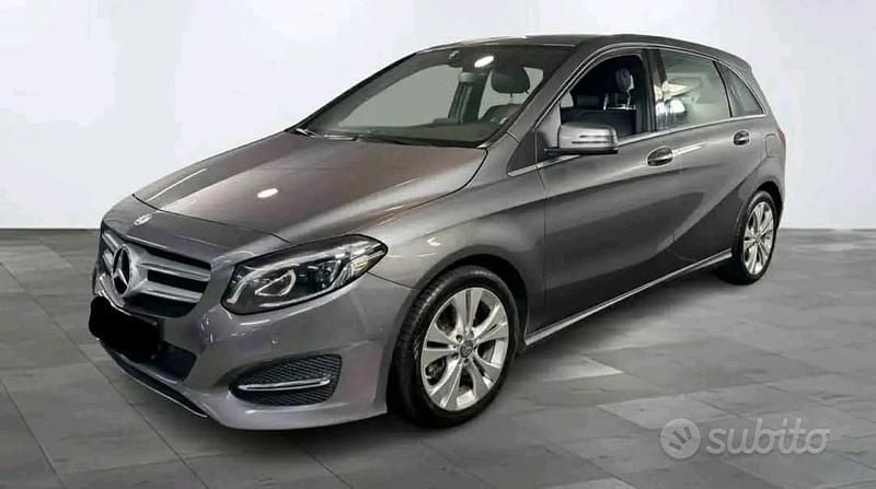 Usata Mercedes B180 Exclusive 2019 Grigio Monovolume