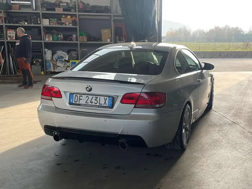 Usata BMW 330 231 CV (169 kW) 2007 Grigio Coupé