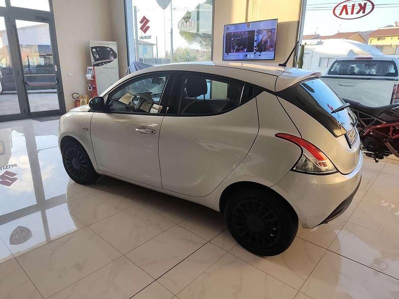 Usata Lancia Ypsilon Silver 69 CV (50 kW) 2022 Other Utilitaria