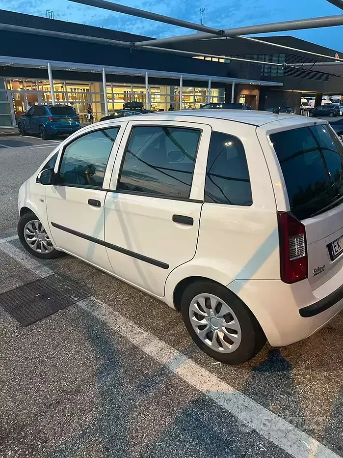 Usata Fiat Idea 95 CV (69 kW) 2011 Monovolume