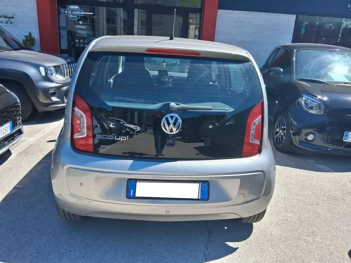 Usata VW up! Highline 68 CV (50 kW) 2016 Grigio Utilitaria