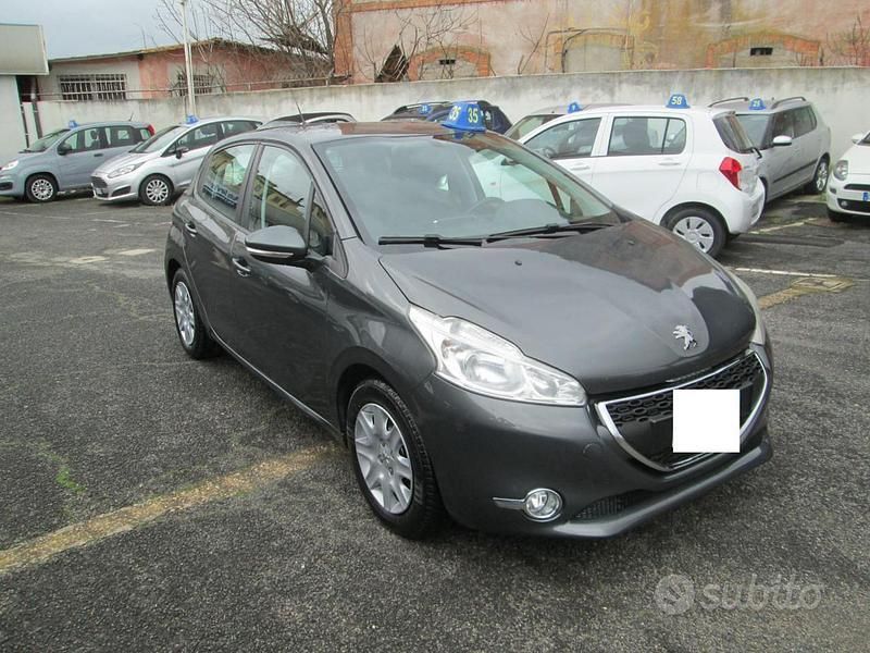 Usata Peugeot 208 Allure 82 CV (60 kW) 2012 Grigio scuro metallizzato Utilitaria