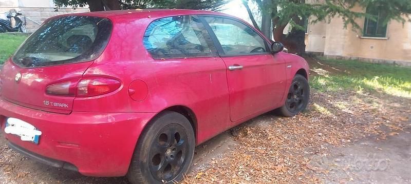 Usata Alfa Romeo 147 120 CV (88 kW) 2009 Rosso Utilitaria