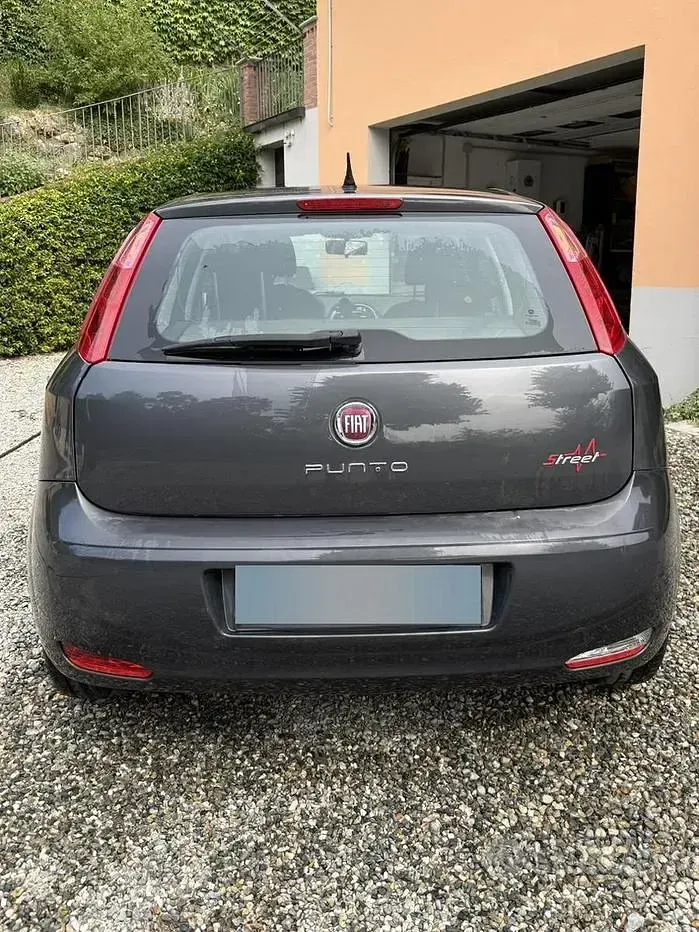 Usata Fiat Grande Punto 69 CV (50 kW) 2014 Grigio Utilitaria