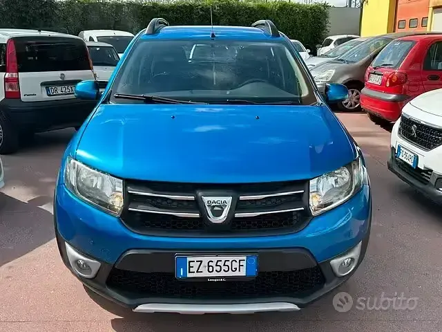 Usata Dacia Sandero Prestige 90 CV (66 kW) 2015 Blu Berlina
