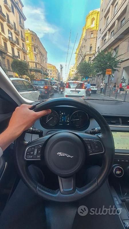 Usata Jaguar E-Pace R-Dynamic 150 CV (110 kW) 2020 Grigio SUV