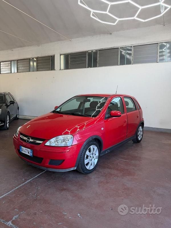 Usata Opel Corsa 80 CV (58 kW) 2006 Rosso Utilitaria