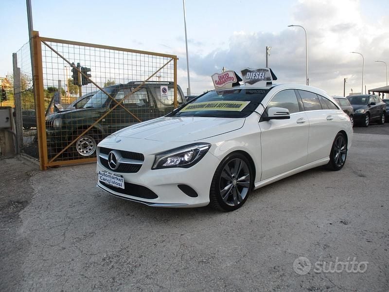 Bianco Usata 2017 Mercedes CLA220 Tre volumi | 13.490 € (Super prezzo) - Immagine 1/4