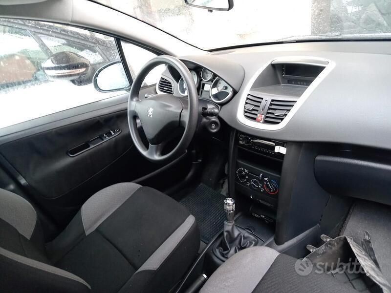 Usata Peugeot 207 75 CV (55 kW) 2007 Grigio Berlina
