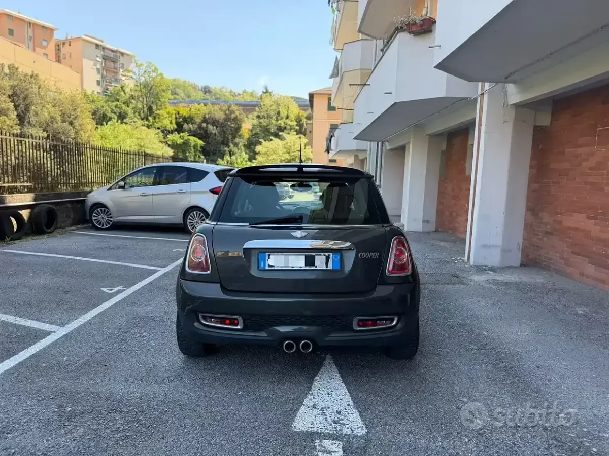 Usata Mini Cooper 143 CV (105 kW) 2012 Grigio Utilitaria