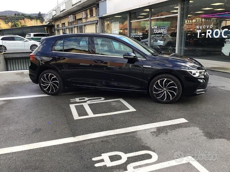 Usata VW Golf VII Style 116 CV (85 kW) 2021 Nero Utilitaria