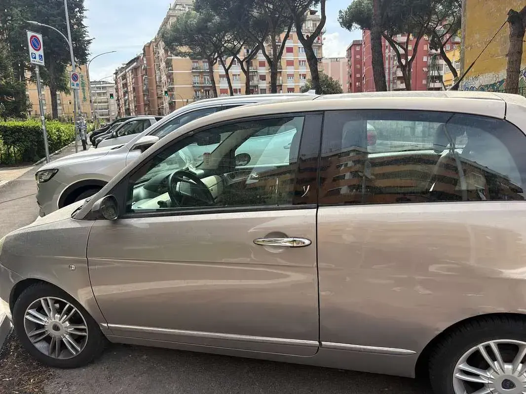 Usata Lancia Ypsilon 95 CV (69 kW) 2007 Oro Utilitaria