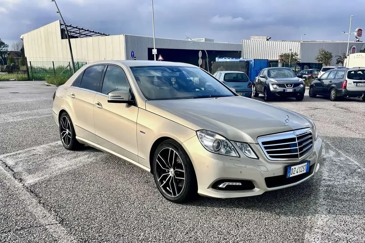 Usata Mercedes E350 Elegance 265 CV (194 kW) 2010 Giallo Berlina