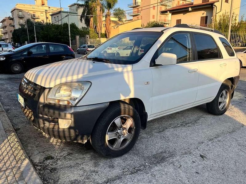 Usata Kia Sportage Active 113 CV (83 kW) 2005 Bianco SUV