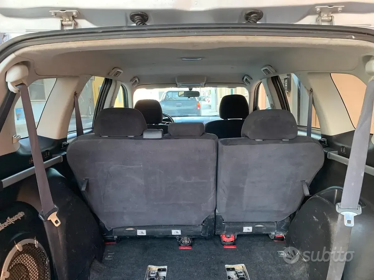 Usata Mitsubishi Outlander 140 CV (102 kW) 2008 Grigio SUV