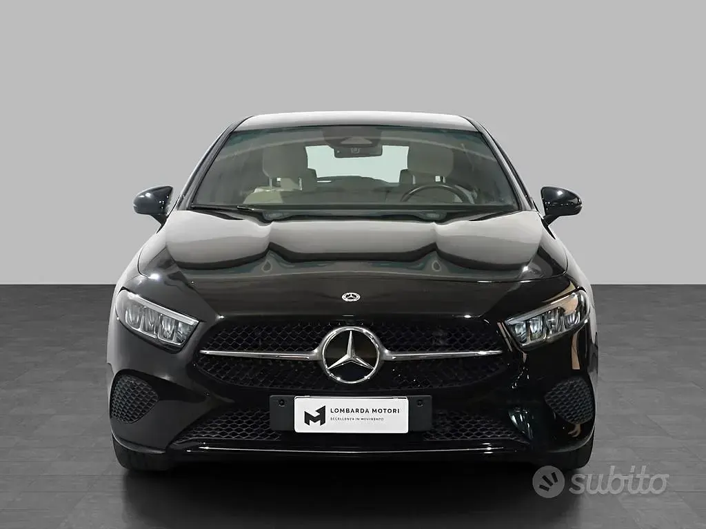 Usata Mercedes A180 Advanced 116 CV (85 kW) 2023 Nero metallizzato Berlina
