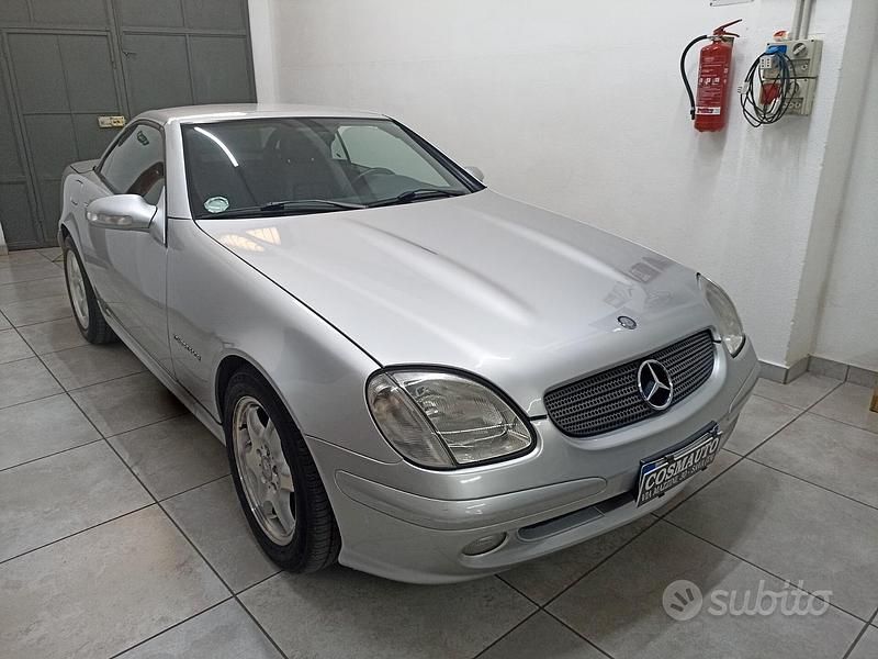 Usata Mercedes SLK200 163 CV (119 kW) 2000 Argento Cabrio