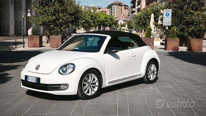 Usata VW Beetle Cabriolet R-line 105 CV (77 kW) 2013 Bianco Cabrio